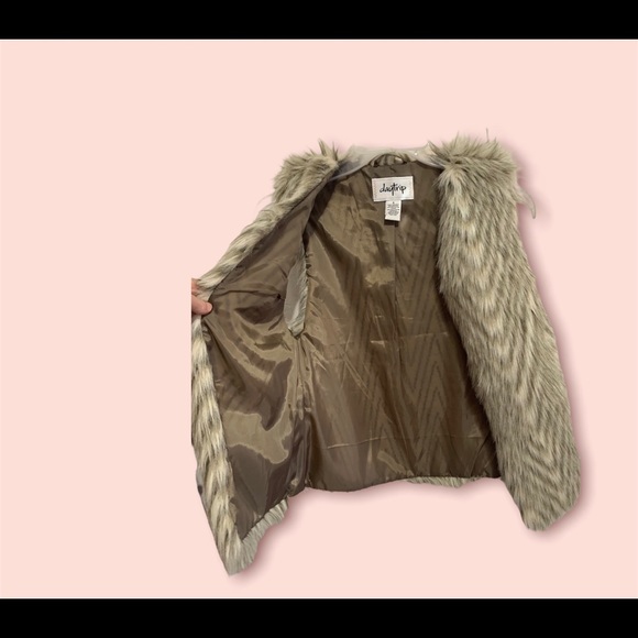Daytrip Buckle Faux Fur Open Vest MINT Small - Picture 7 of 8